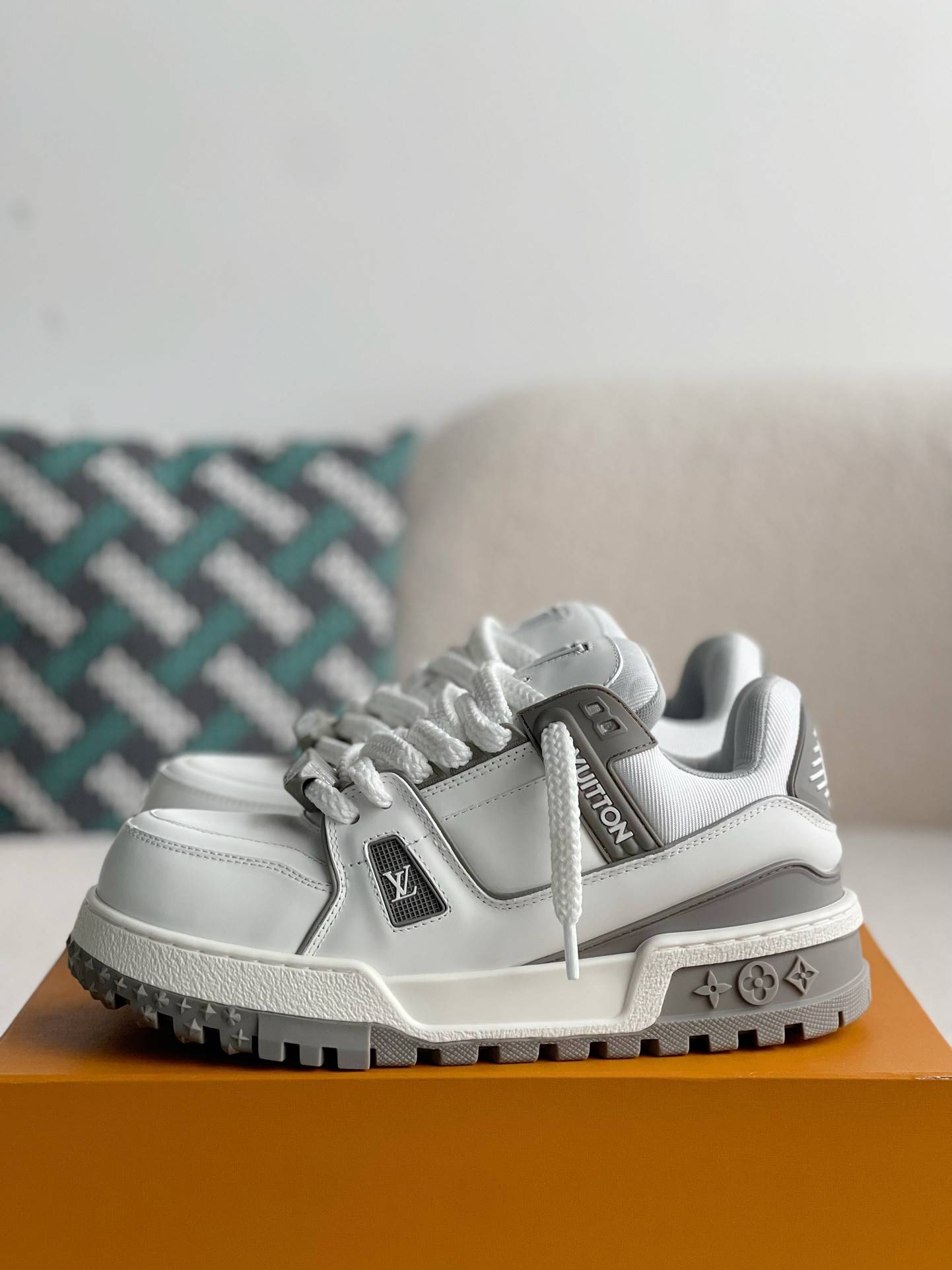 L*V TRAINER MAXI SNEAKERS