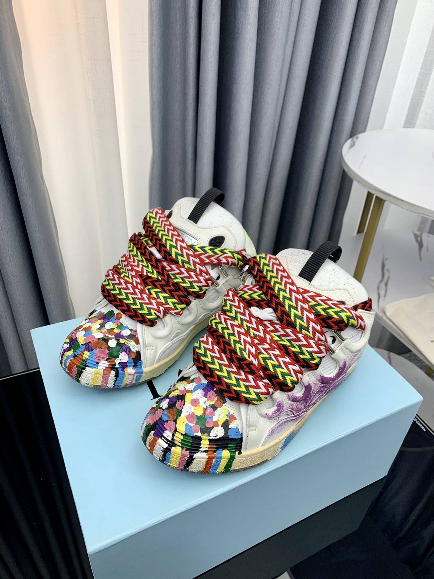 LA*N Sneaker