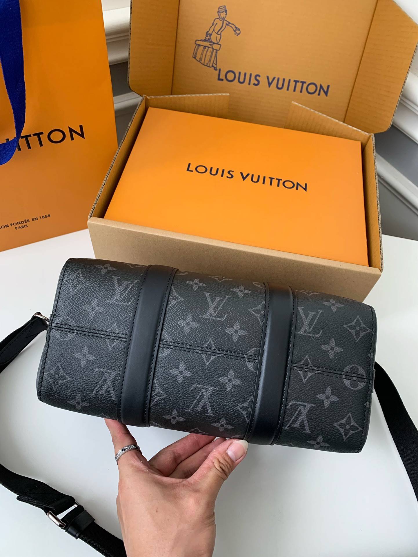 L*V CITY KEEPALL Men