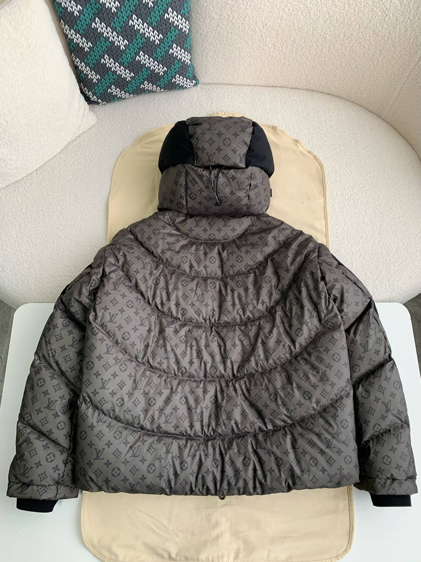 Louis Vuitton 24S warm color changing fabric men