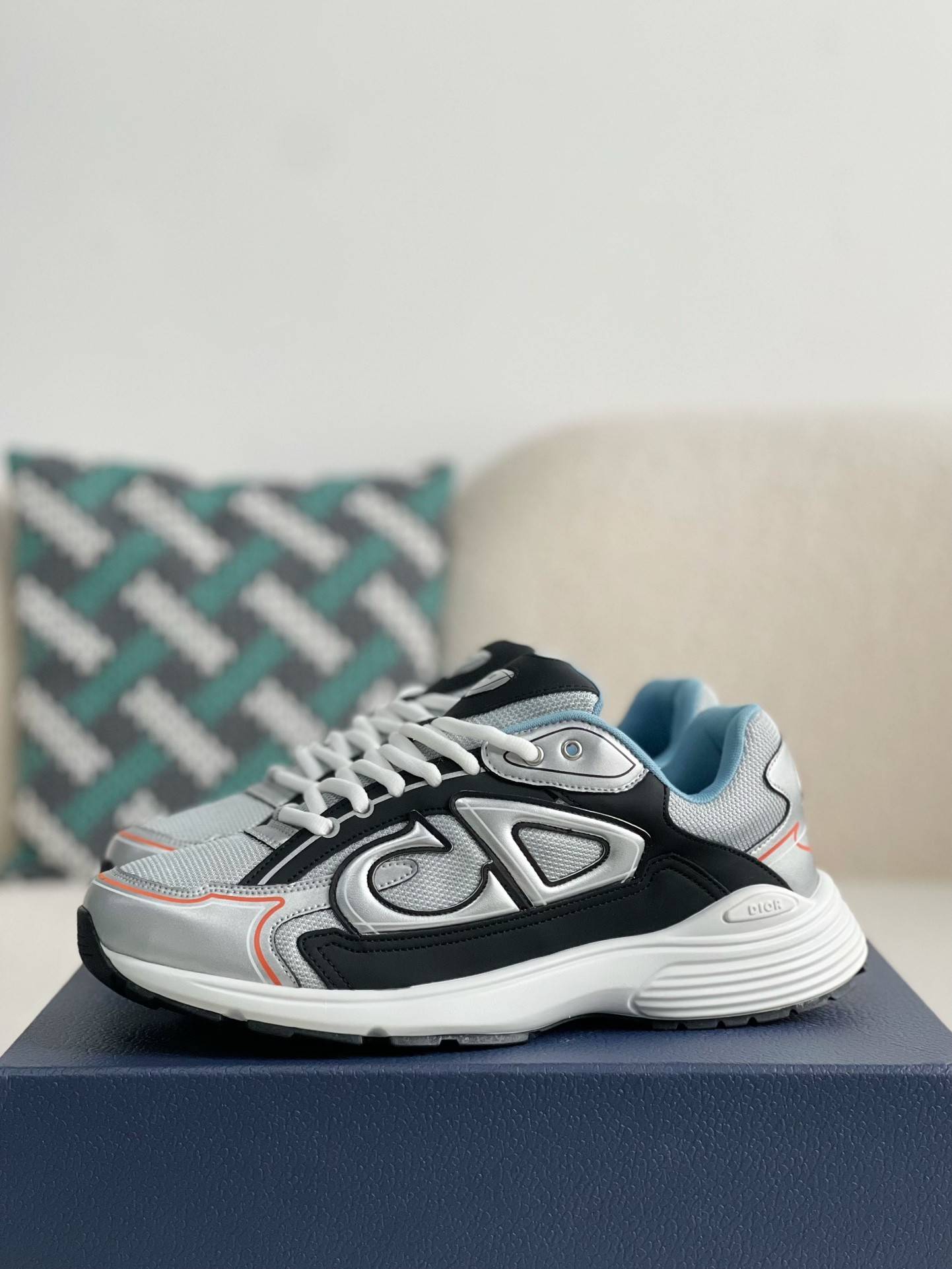 D*OR B30 New Sneaker