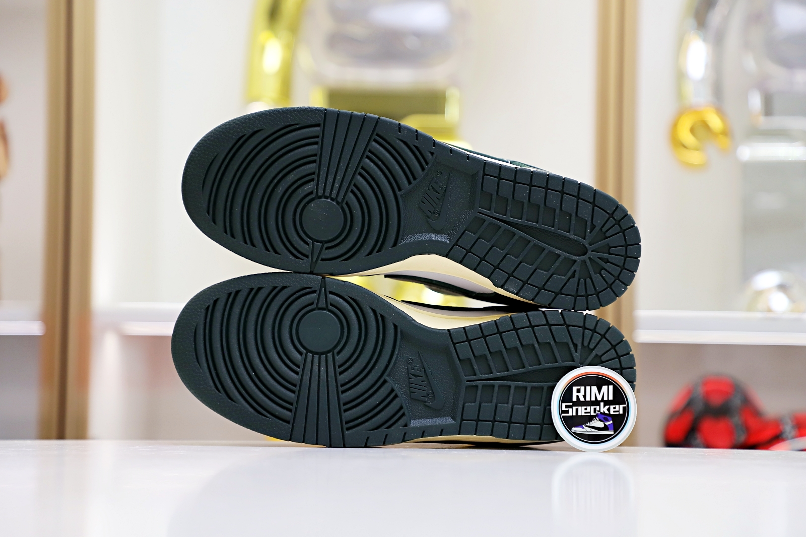 NIKE WMNS DUNK LOW