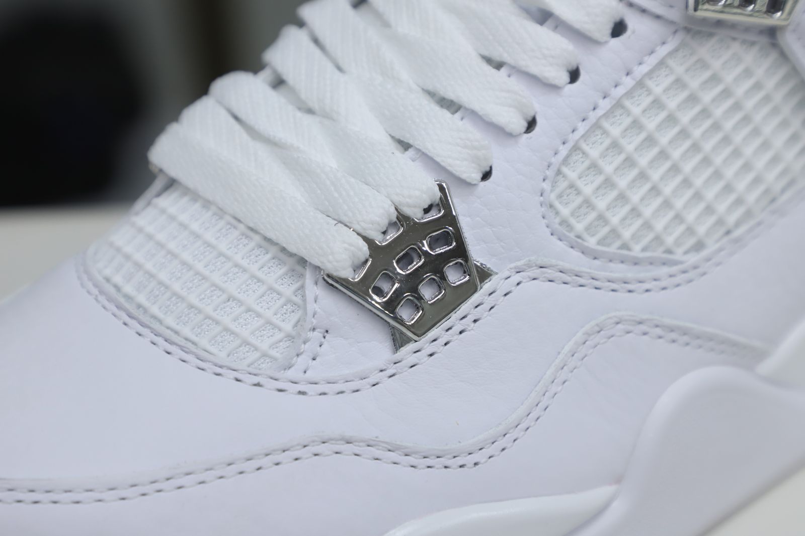 AIR JORDAN 4 RETRO 