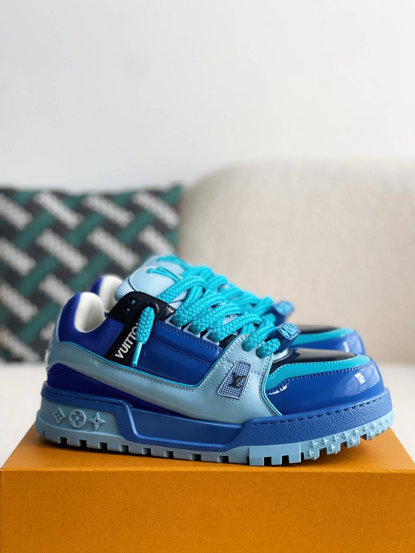 L*V TRAINER MAXI SNEAKERS