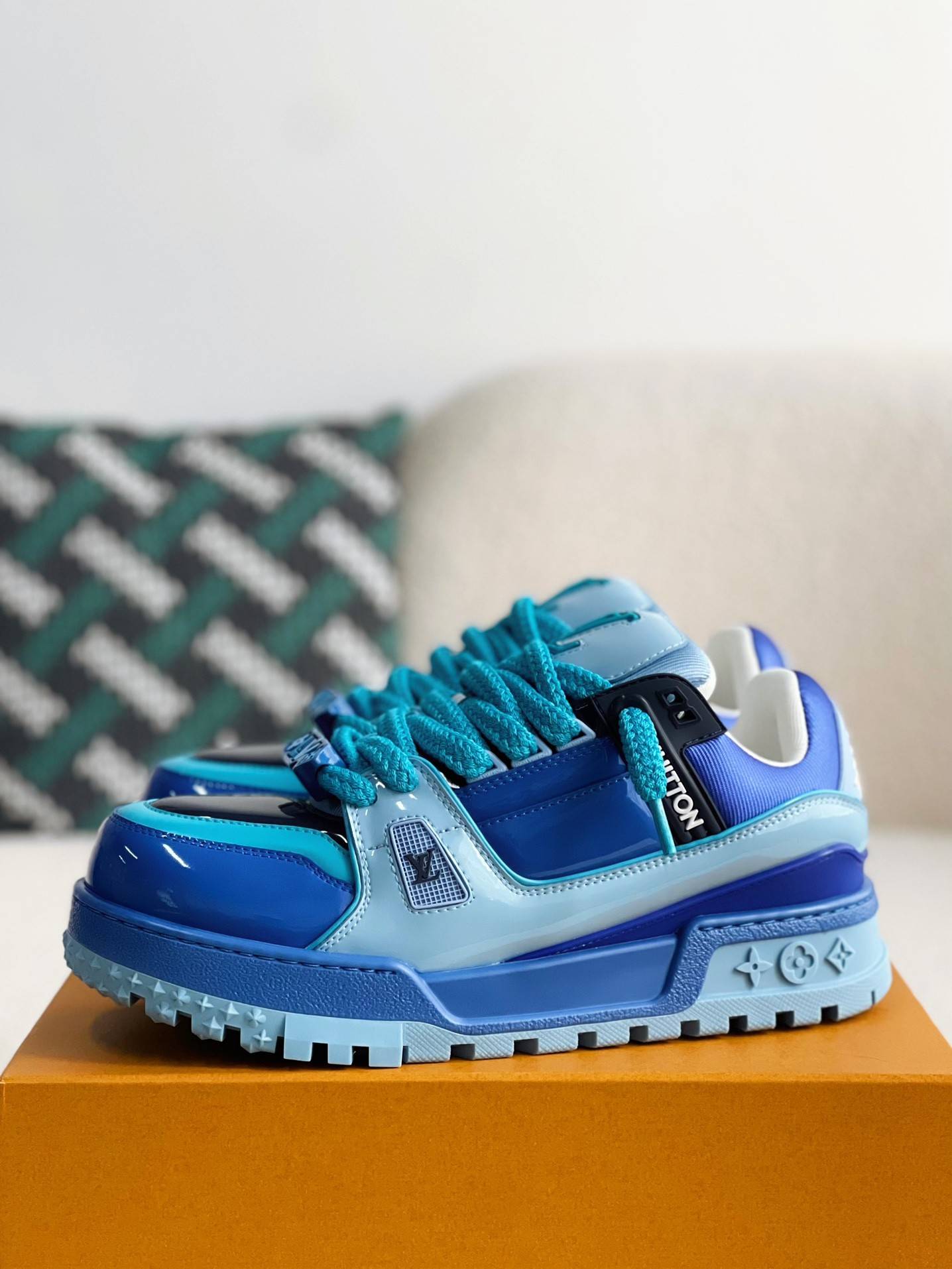 L*V TRAINER MAXI SNEAKERS