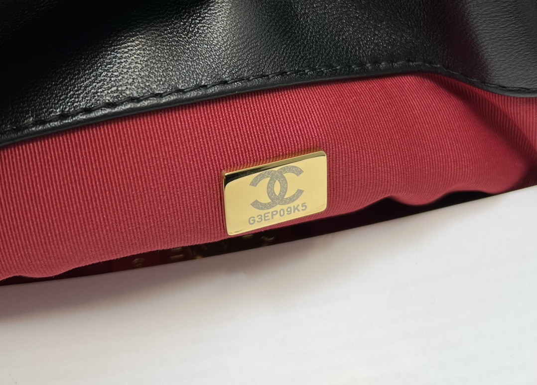 Chanle 19 Handbag