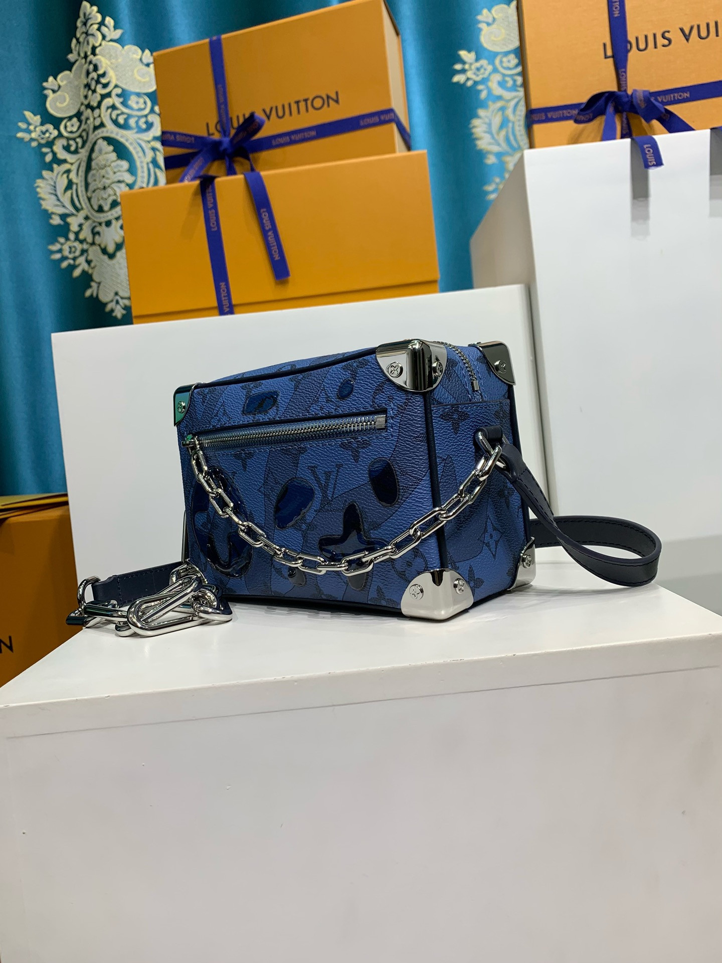 Lv Soft Trunk