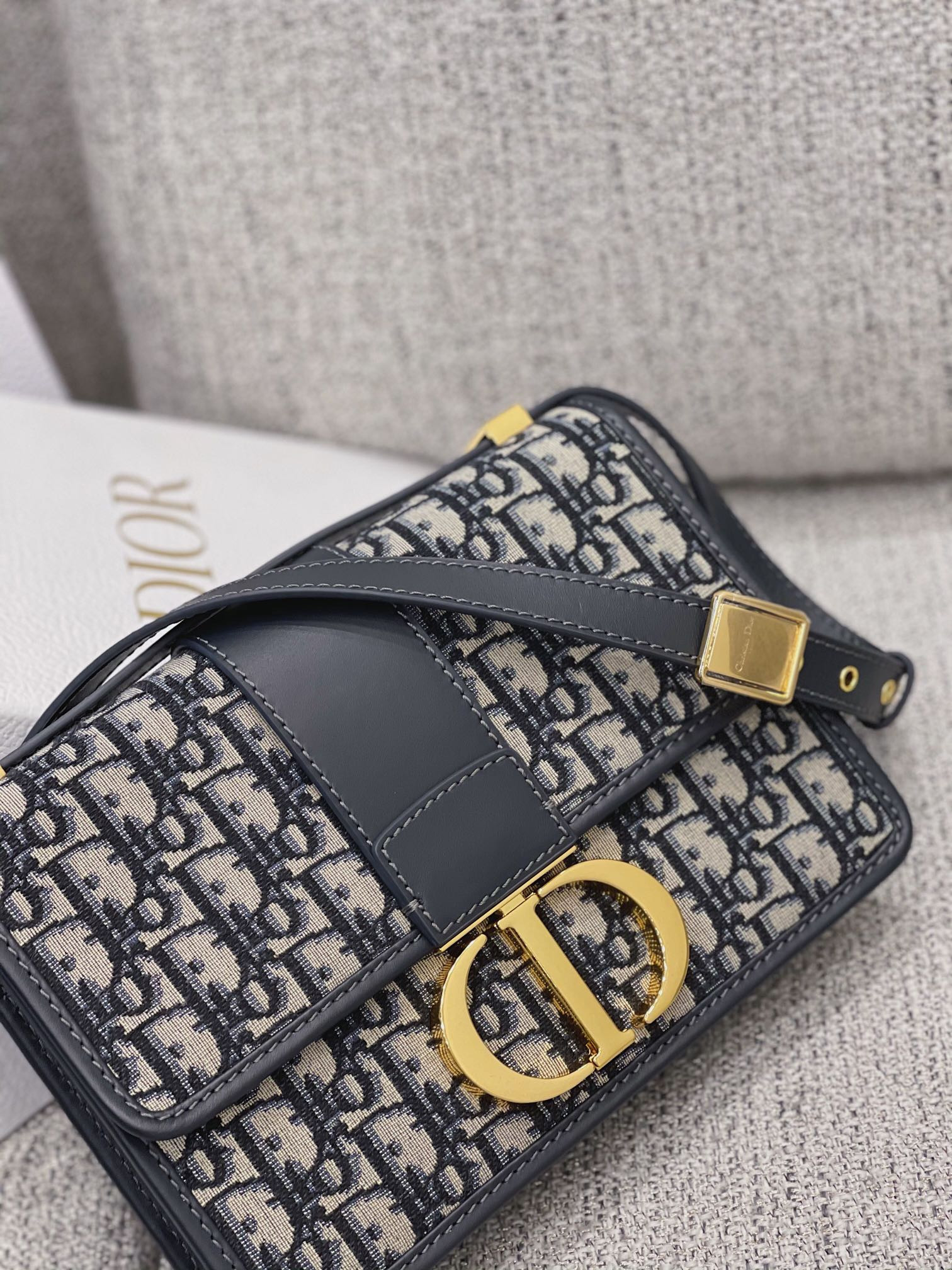 30 Montaigne Bag