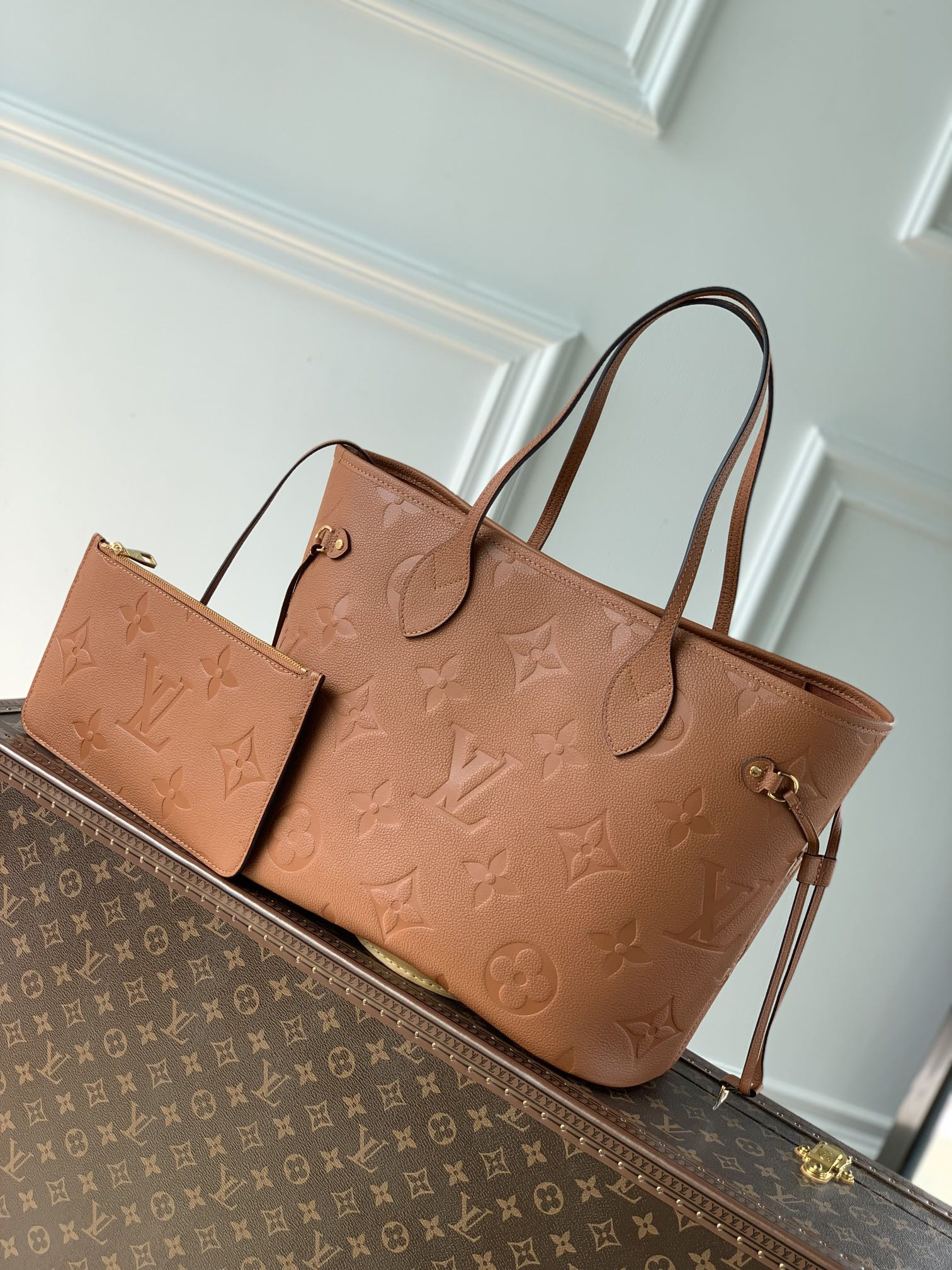 Louis Vuitton Neverfull Bag