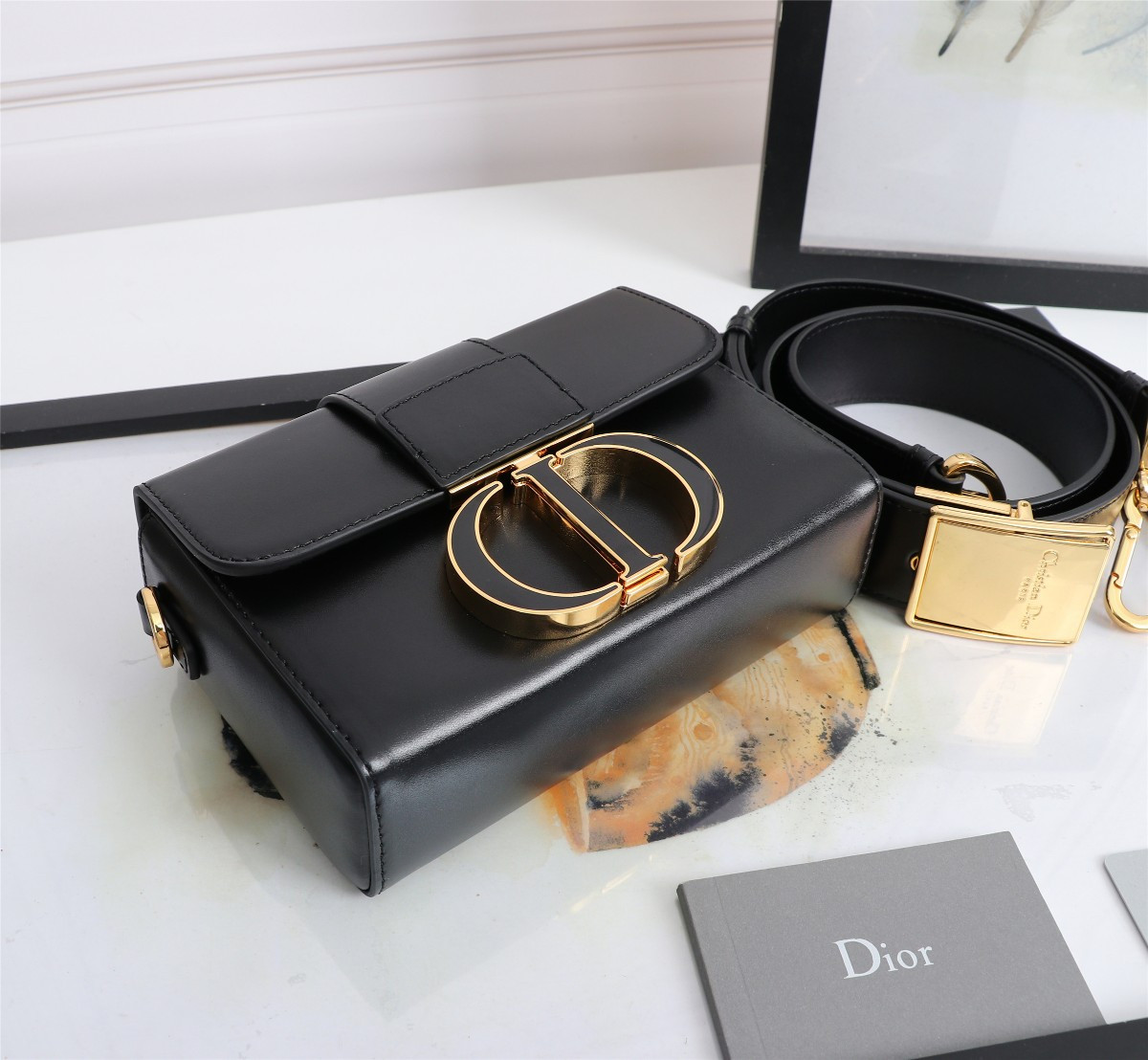 30 Montaigne Box Bag