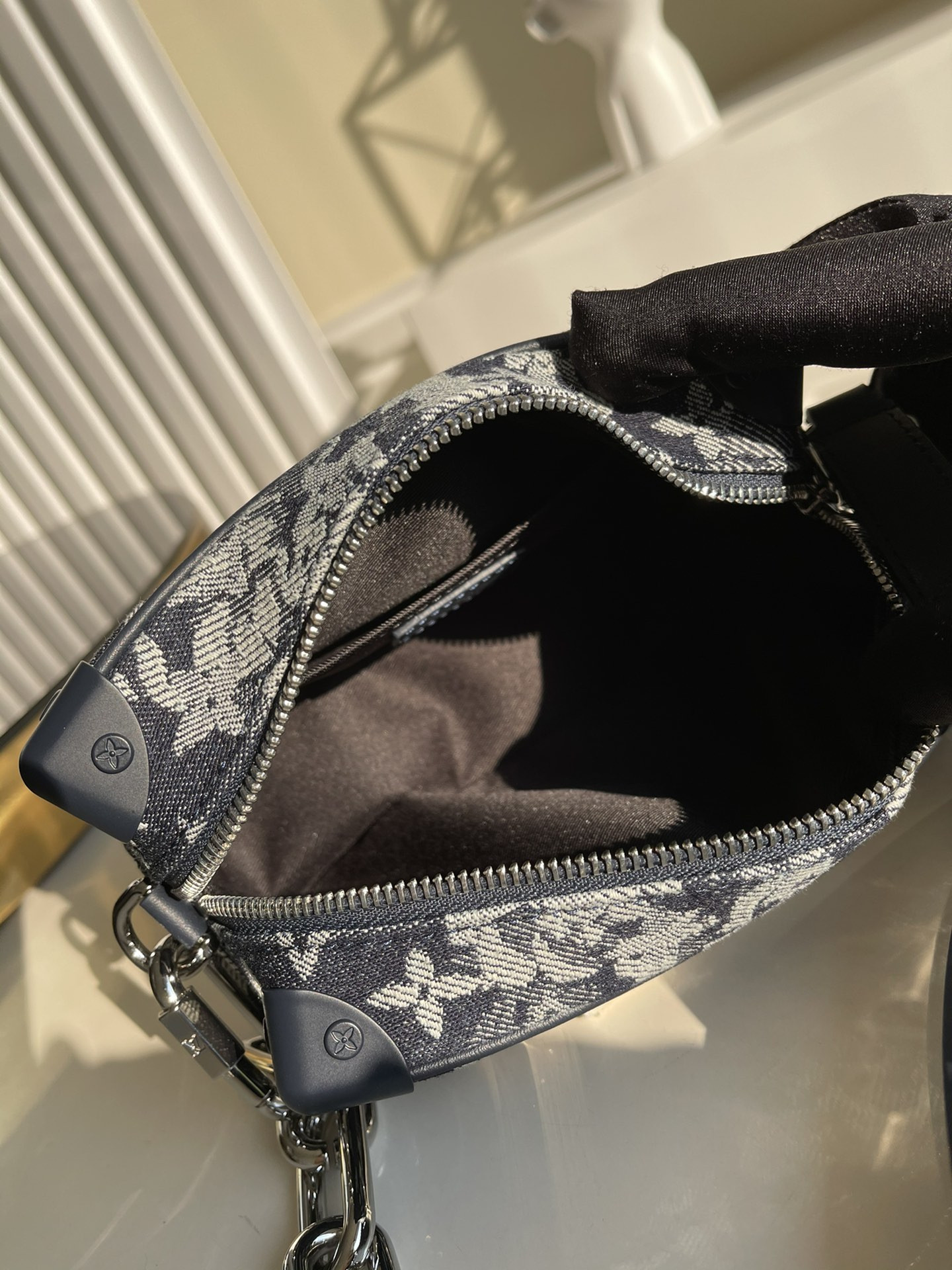 Lv Soft Trunk