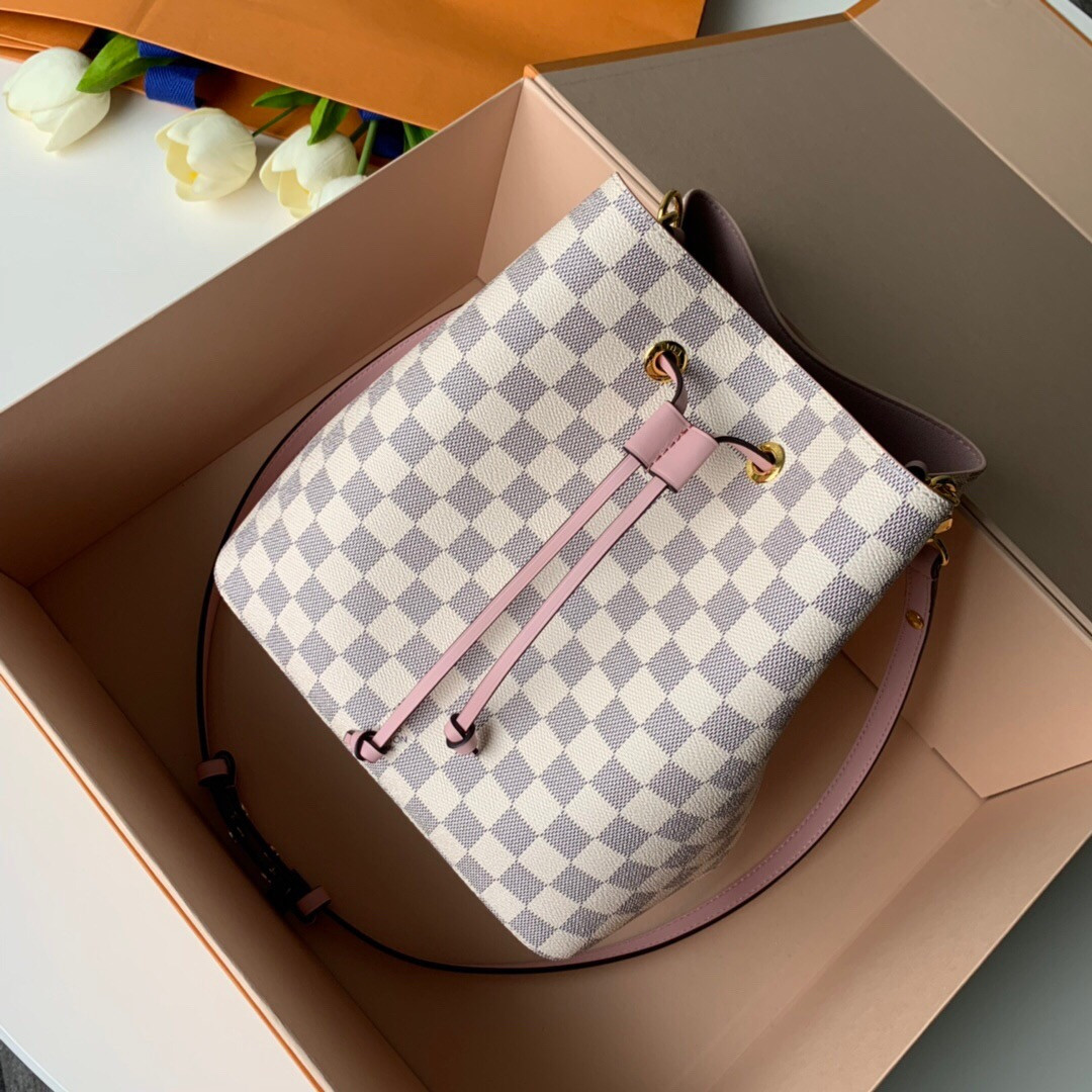 Louis Vuitton Néonoé Bag