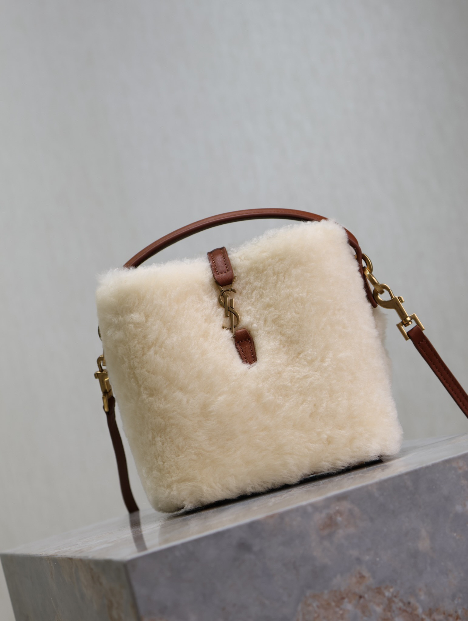 Ysl Le 37 Mini Bucket