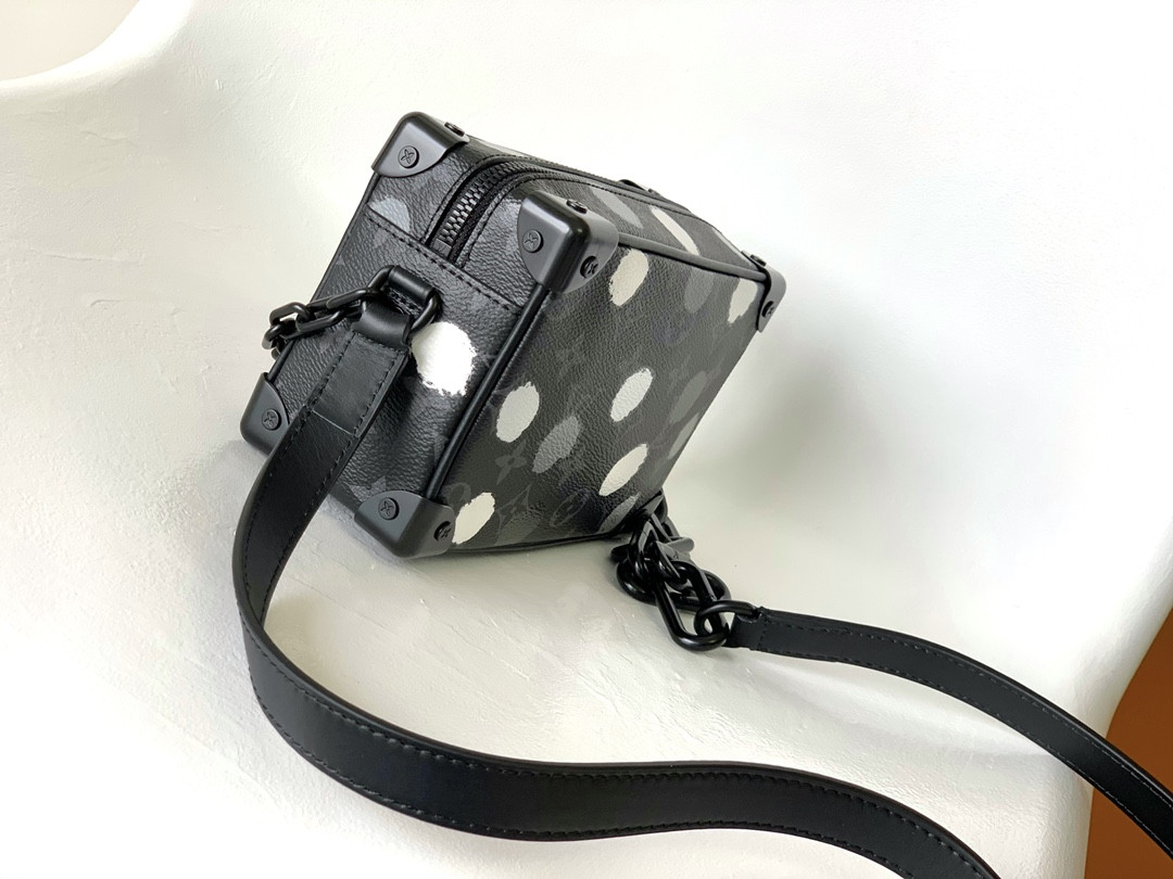 Lv Soft Trunk