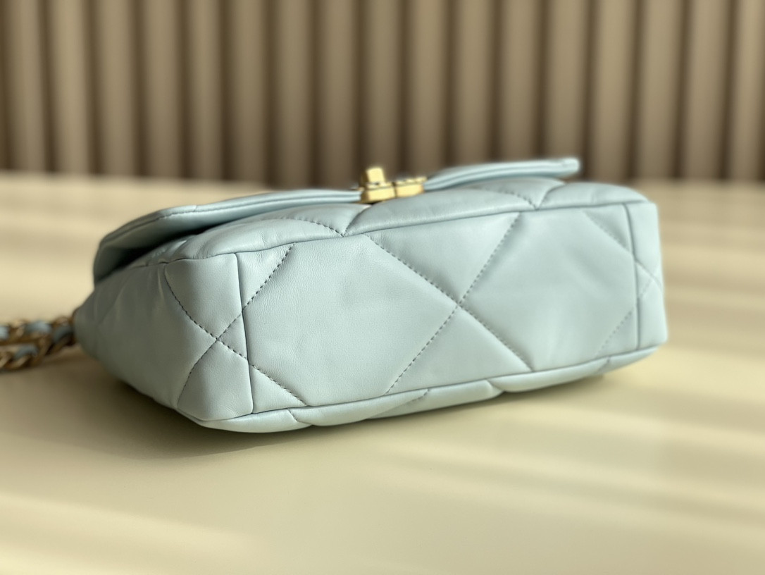 Chanle 19 Handbag