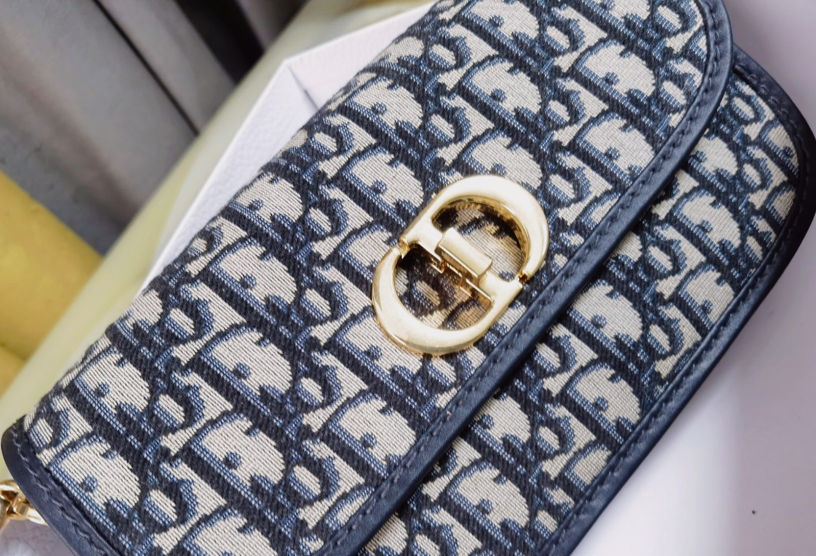 30 Montaigne Bag
