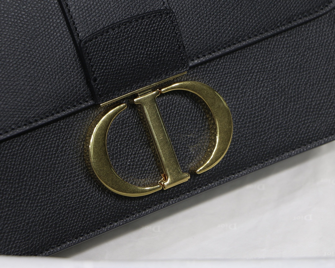 30 Montaigne Bag