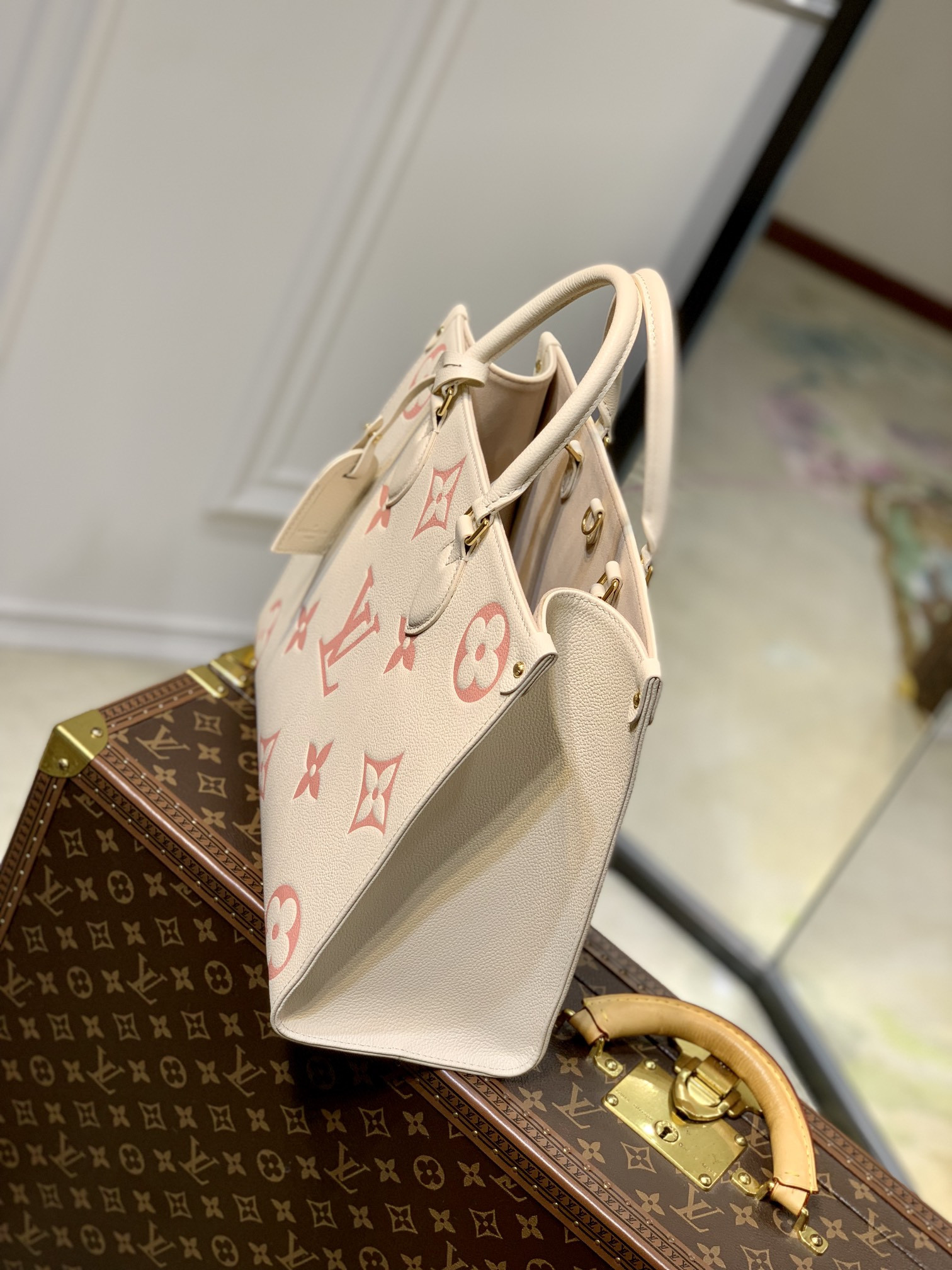 Louis Vuitton Onthego Bag