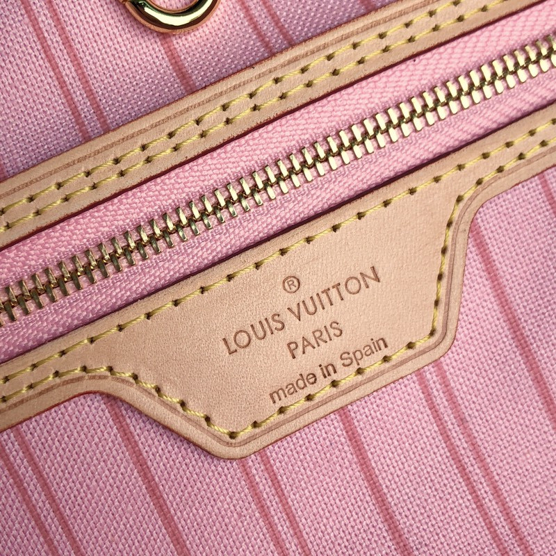 Louis Vuitton Neverfull Bag