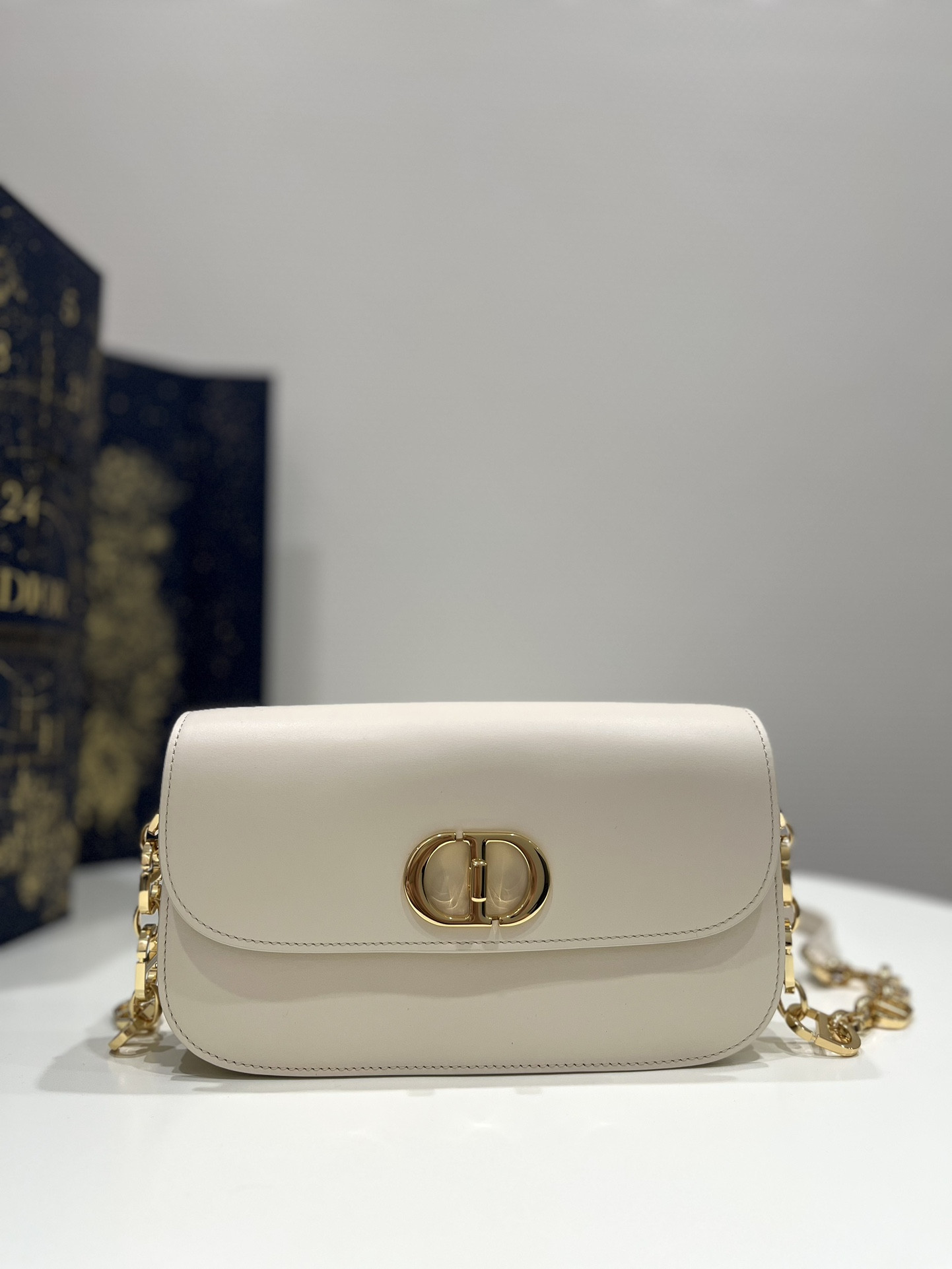 30 Montaigne Bag