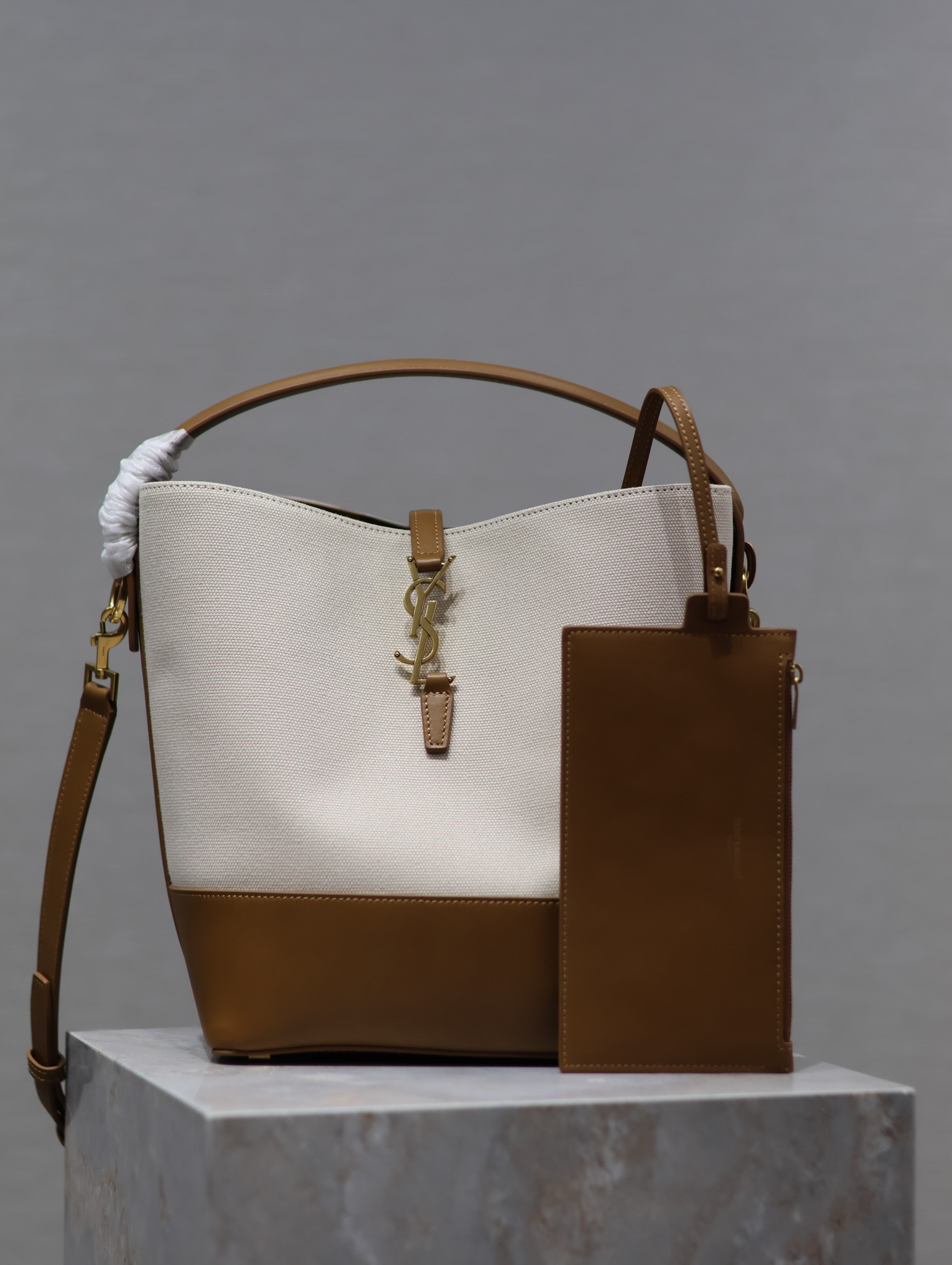 Ysl Le 5à7 Bucket