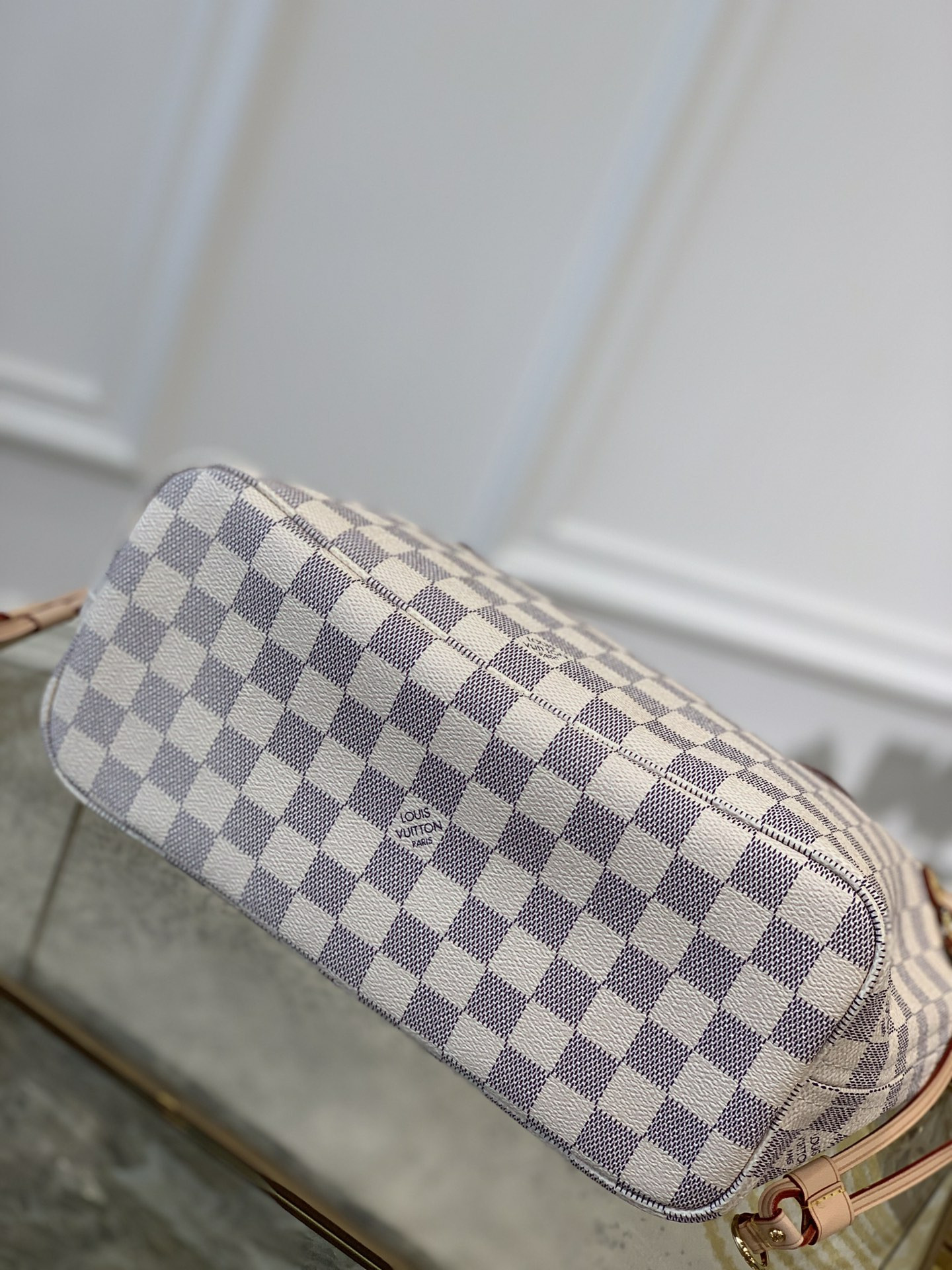 Louis Vuitton Neverfull Bag