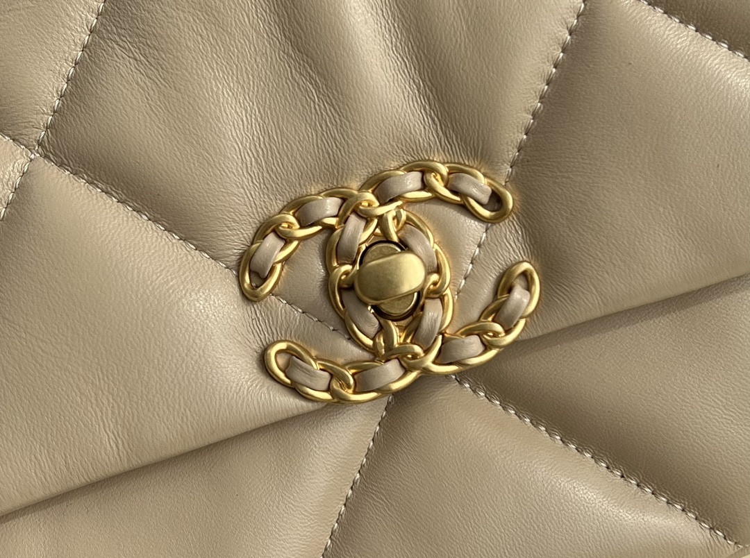 Chanle 19 Handbag