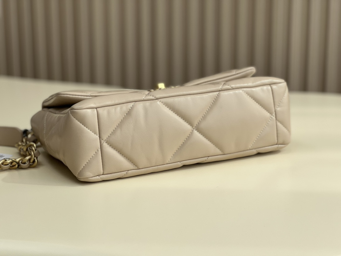 Chanle 19 Handbag