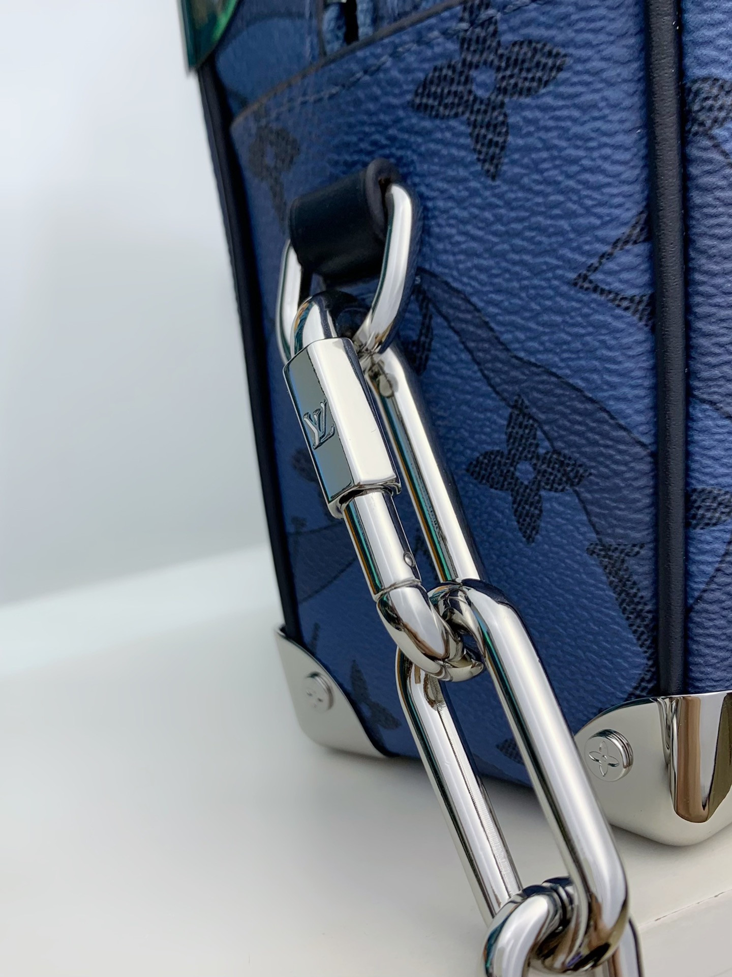 Lv Soft Trunk