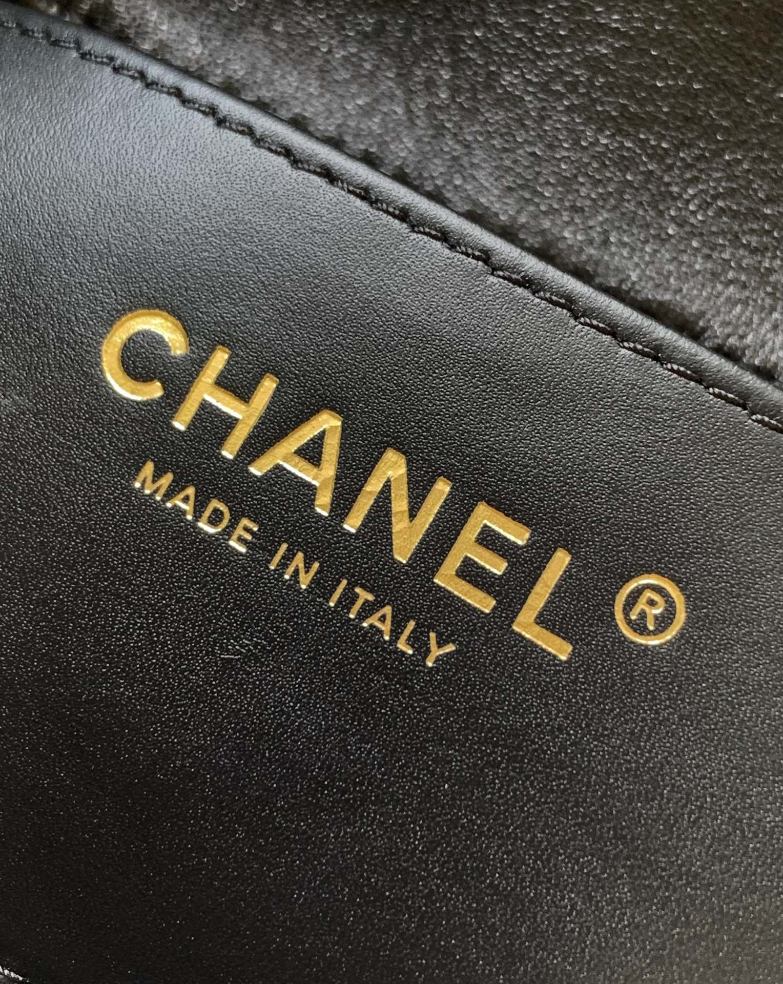 Chanel 25p Hobo Bag